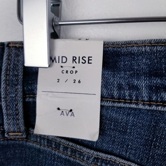 Lucky Brand Mid Rise Crop Ava Jeans NWT - Picture 3 of 12